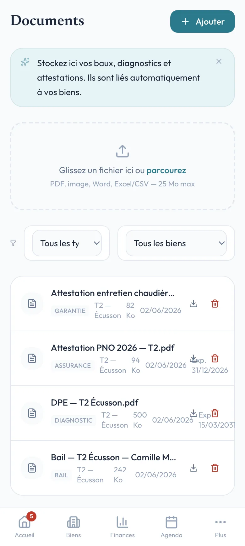 Espace documents de Logio : baux, DPE, attestation d'assurance PNO et entretien chaudière classés et rattachés au bon bien.
